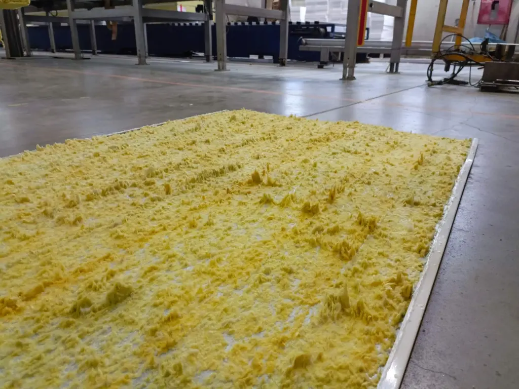 Команда Химтраст провела очередные испытания ПУ-клея для сэндвич-панелей в Саранске.jpg Команда Химтраст провела очередные испытания ПУ-клея для сэндвич-панелей в Саранске.jpg