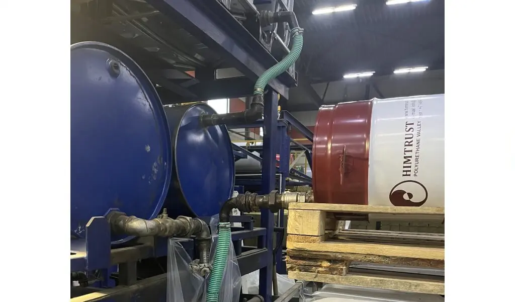 испытания ПУ-клея от Химтраст.jpg испытания ПУ-клея от Химтраст.jpg